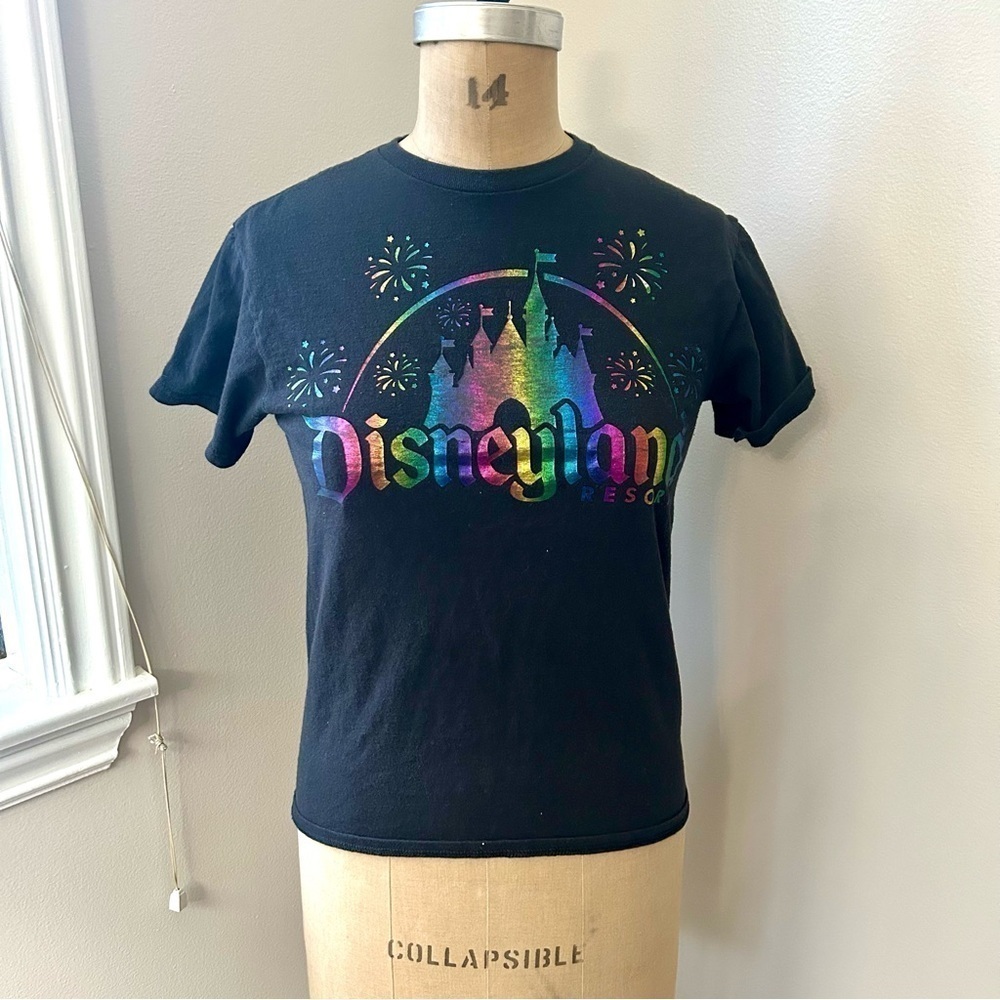 Disneyland Black Rainbow Metallic Short Sleeve Graphic T-Shirt Size Small